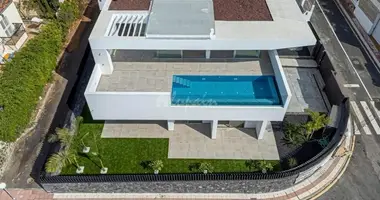 4 bedroom apartment in Adeje, Spain