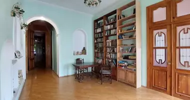 6 room apartment in Odesa, Ukraine