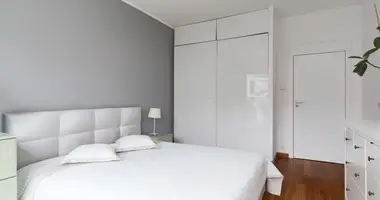 Commercial property 101 m² in Warsaw, Poland
