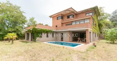 Villa 6 bedrooms with Furnitured, with Air conditioner, with Garage in Spain