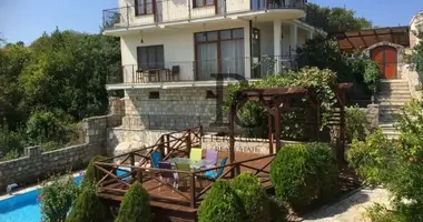 Szeregowiec 4 pokoi z Balkon, z Meble, z Klimatyzator w Kotor, Czarnogóra