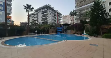 Apartamento 3 habitaciones con aparcamiento, con la piscina, con sauna en Alanya, Turquía