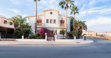 Villa 5 bedrooms in Ayia Napa, Cyprus