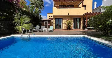 Villa 4 chambres avec parkovka parking, avec Meublesd, avec Climatiseur dans San Miguel de Abona, Espagne