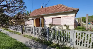 3 room house in Nadasdladany, Hungary
