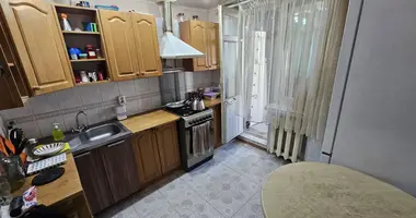 Apartamento 3 habitaciones en Zhodino, Bielorrusia