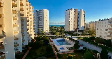 2 bedroom apartment in Mezitli, Turkey