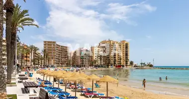 Apartamento 3 habitaciones en Torrevieja, Španjolska