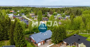 5 bedroom house in Oulunsalo, Finland