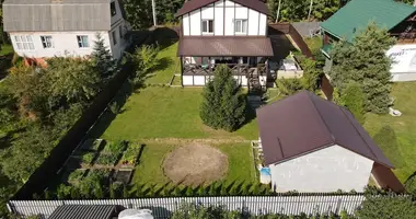 Maison dans Baraulianski siel ski Saviet, Biélorussie