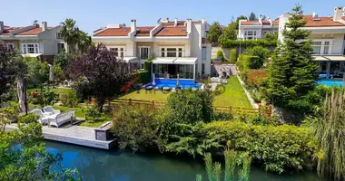 Haus 6 Schlafzimmer mit Aufzug, mit Klimaanlage, mit Keller in Sariyer, Türkei