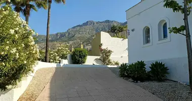 Villa  mit Terrasse, mit Garage, mit Alarmsystem in Altea, Spanien