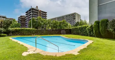 4 bedroom apartment in Esplugues de Llobregat, Spain