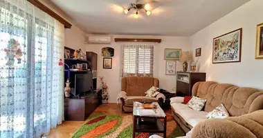 Wohnung 2 Schlafzimmer mit Garage, mit Stadtblick in Budva, Montenegro