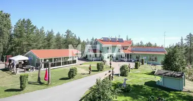 5 bedroom house in Nurmijarvi, Finland