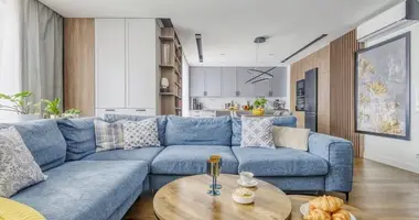 Wohnung 4 zimmer in Warschau, Polen