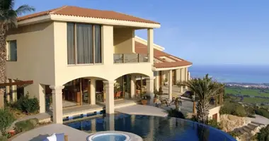 House 12 bedrooms in Kamares, Cyprus