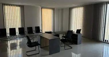 Oficina 115 m² en Tiflis, Georgia