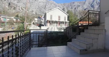 Casa 5 habitaciones en Dobrota, Montenegro