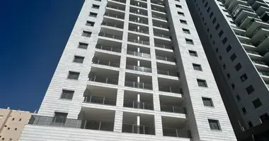 5 room apartment in Hadera, Israel