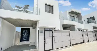 Villa  mit Parkplatz, mit Balkon, mit Möbliert in Phuket, Thailand