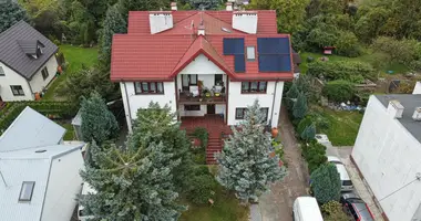 8 room house in Warsaw, Poland