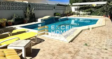 Villa 5 bedrooms in Birkirkara, Malta