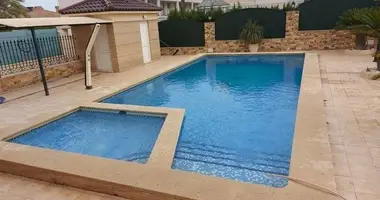 Casa 6 habitaciones en Torrevieja, España