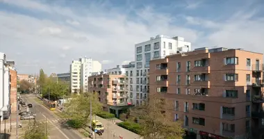 Mieszkanie 3 pokoi w Warszawa, Polska