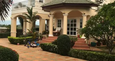 Villa 4 bedrooms in Nong Prue, Thailand