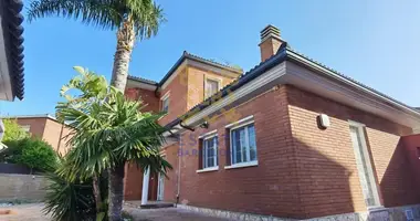 Dom 4 pokoi z klimatyzacja, z taras w Costa del Garraf, Hiszpania