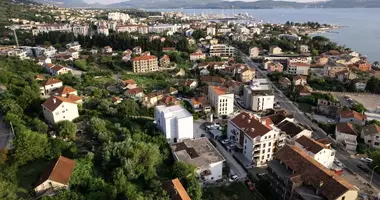 Квартира 1 комната в Тиват, Черногория