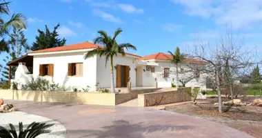 Haus 3 Schlafzimmer in Peyia, Zypern