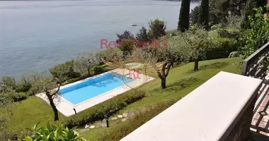 Villa 5 bedrooms in Moniga del Garda, Italy