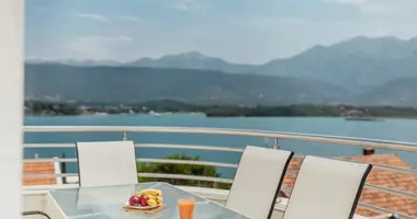 Mieszkanie 3 pokoi w Tivat, Czarnogóra