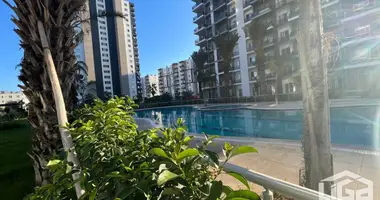 Mieszkanie 3 pokoi w Akdeniz, Turcja