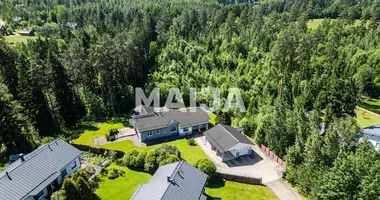 Дом 5 комнат в Туусула, Финляндия
