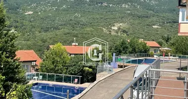 Szeregowiec 3 pokoi z Balkon, z Meble, z Klimatyzator w Bar, Czarnogóra