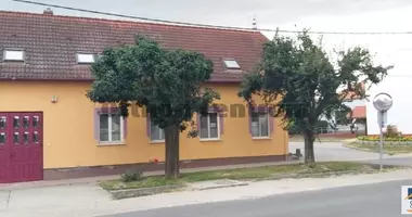 6 room house in Beremend, Hungary