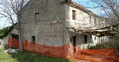 Casa 14 habitaciones en Terni, Italia