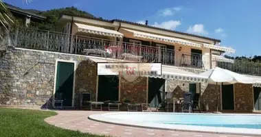 Villa 5 bedrooms in Ospedaletti, Italy