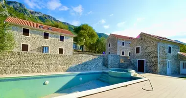 Haus 6 Schlafzimmer in Zelenika, Montenegro