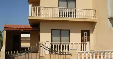 Casa 4 habitaciones en Pervolia, Chipre