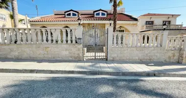 Haus 4 Schlafzimmer in Oroklini, Zypern
