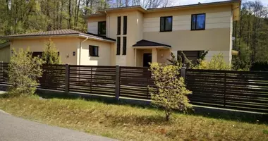 Casa 7 habitaciones en Spunciems, Letonia