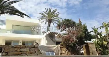 Villa 5 habitaciones con airea acondicionado, con vista al mar, con la piscina en Marbella, España