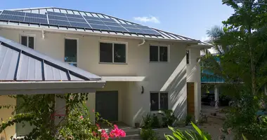 4 bedroom house in Sandy Bay, Honduras