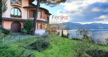 Villa 4 bedrooms in Leggiuno, Italy