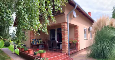 Casa 8 habitaciones en Zamardi, Hungría
