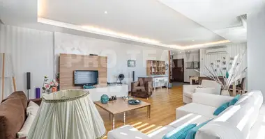 Wohnung 4 zimmer in Muratpasa, Türkei